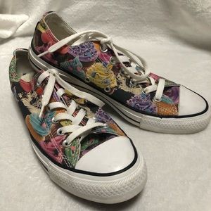 Women’s low top cupcake converse
